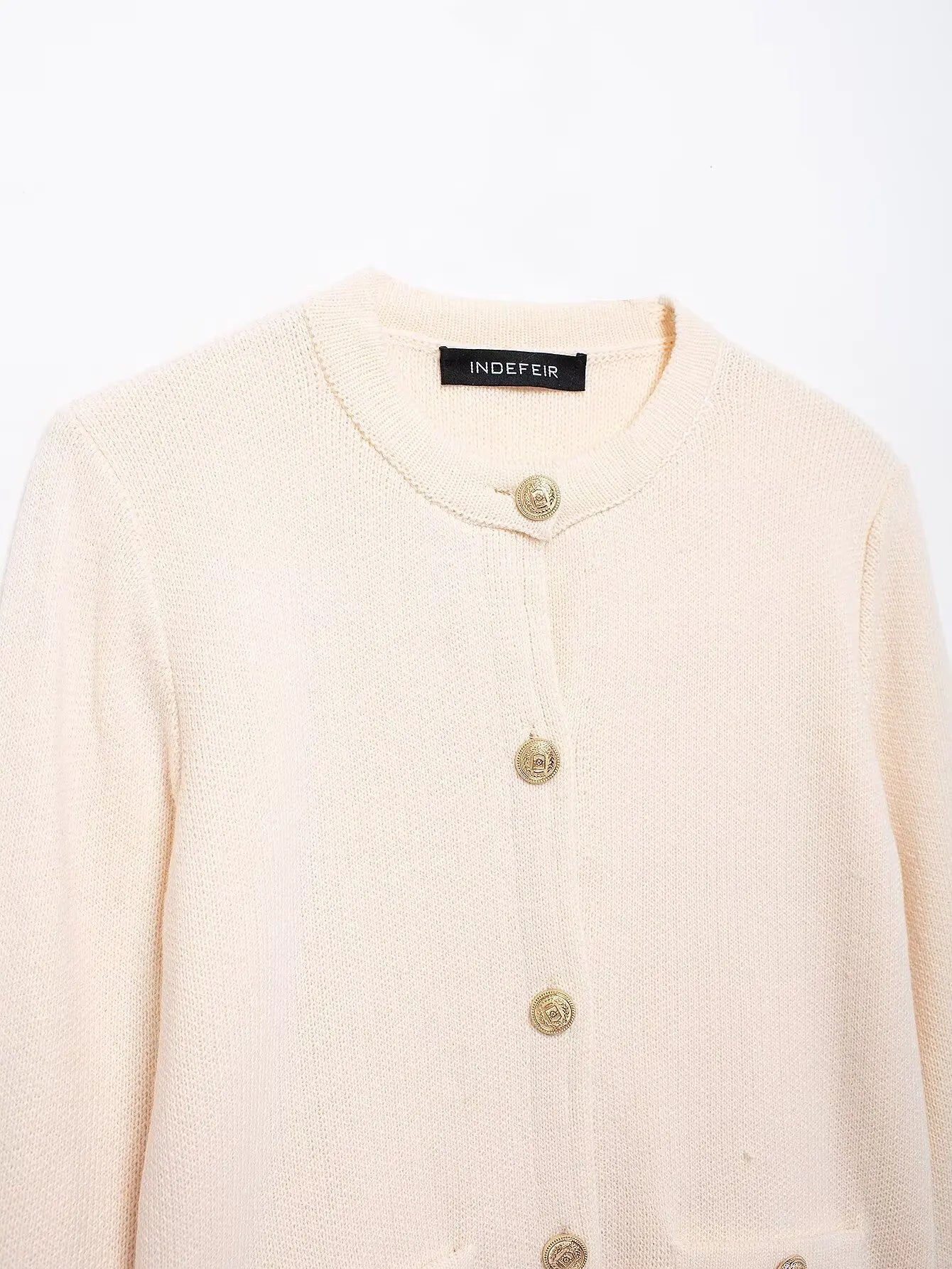 TRAFZA Women's Winter Slim Short Knitted Cardigan Jacket Retro Round Neck Gold Breasted Decoration Elegant Women's Casual Jacket