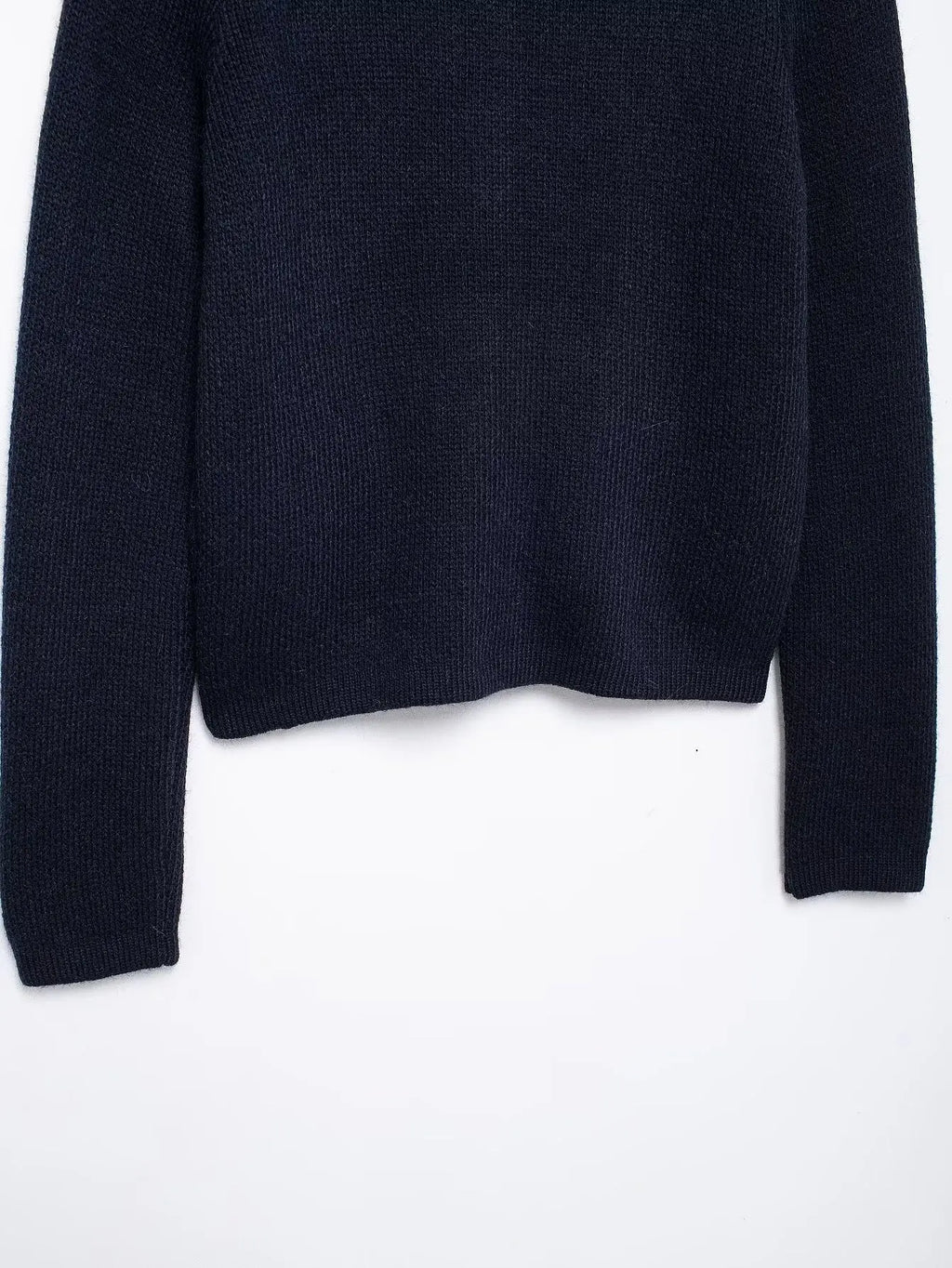 TRAFZA Women's Winter Slim Short Knitted Cardigan Jacket Retro Round Neck Gold Breasted Decoration Elegant Women's Casual Jacket