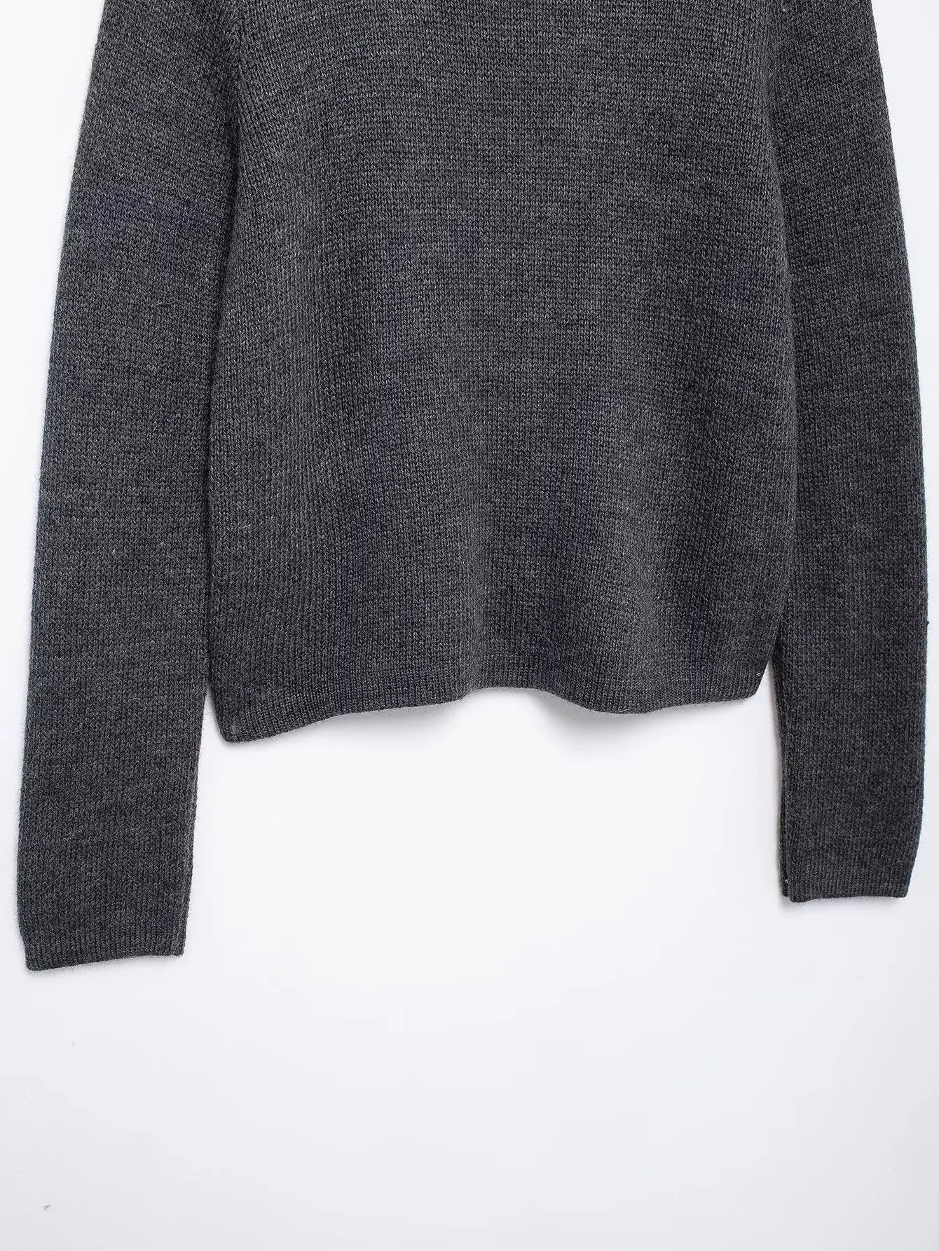 TRAFZA Women's Winter Slim Short Knitted Cardigan Jacket Retro Round Neck Gold Breasted Decoration Elegant Women's Casual Jacket