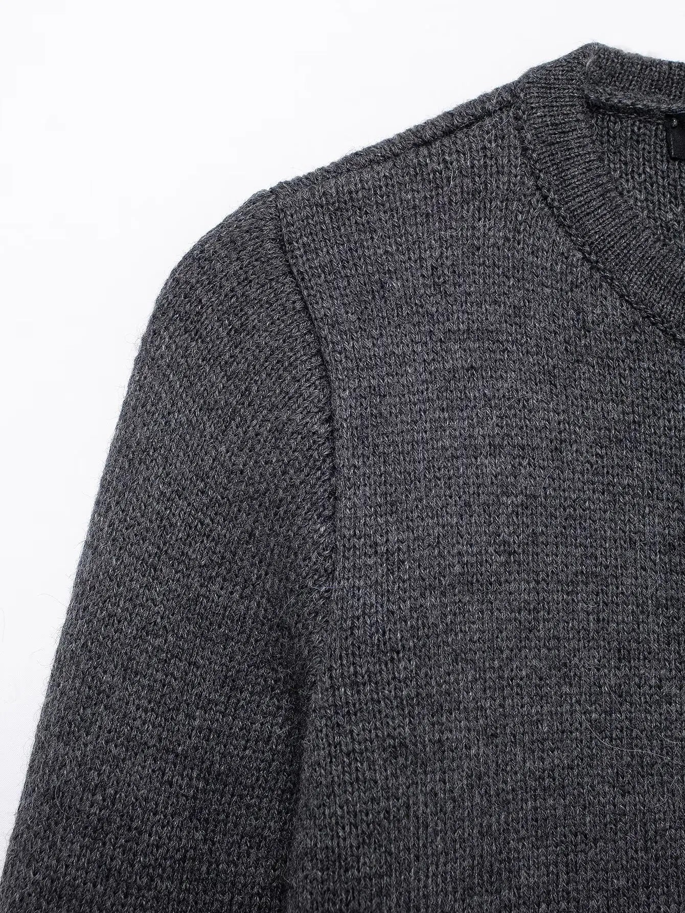 TRAFZA Women's Winter Slim Short Knitted Cardigan Jacket Retro Round Neck Gold Breasted Decoration Elegant Women's Casual Jacket