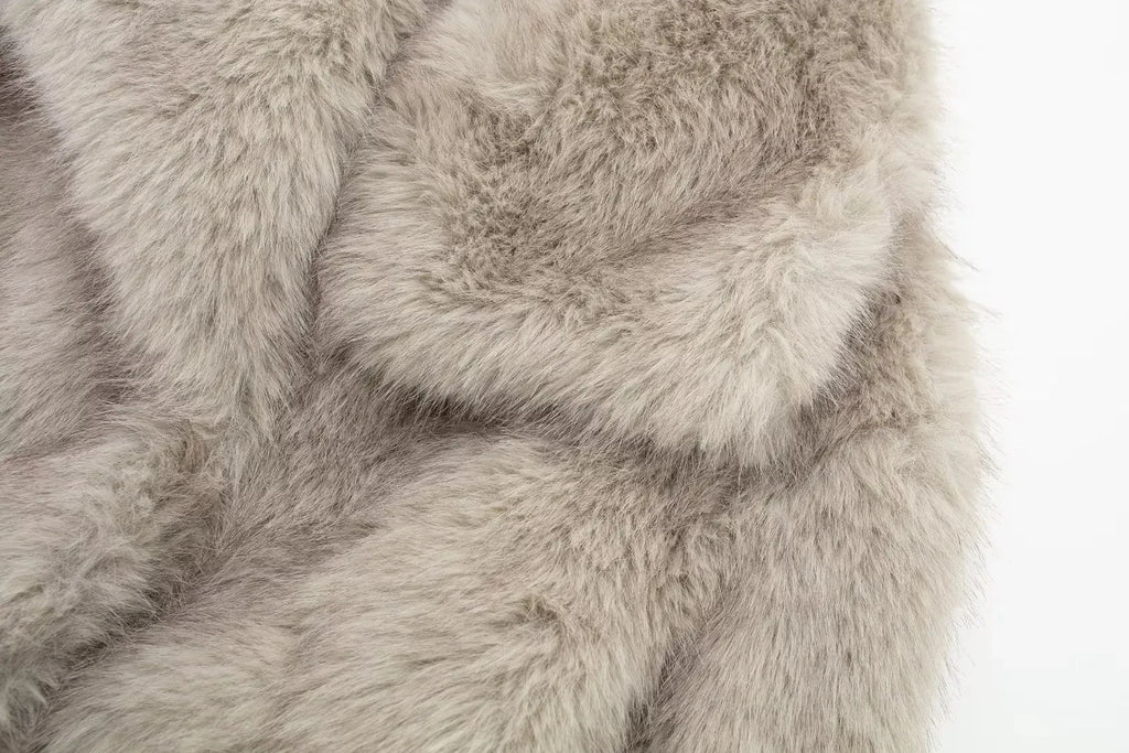 TRAFZA Women Elegant Faux Fur Coat Warm Fluffy Loose Long Sleeve Lapel Jacket Autumn Winter Fashion High Street Lady Outerwear