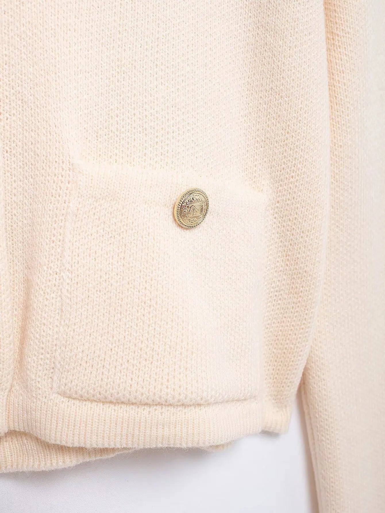 TRAFZA Women's Winter Slim Short Knitted Cardigan Jacket Retro Round Neck Gold Breasted Decoration Elegant Women's Casual Jacket