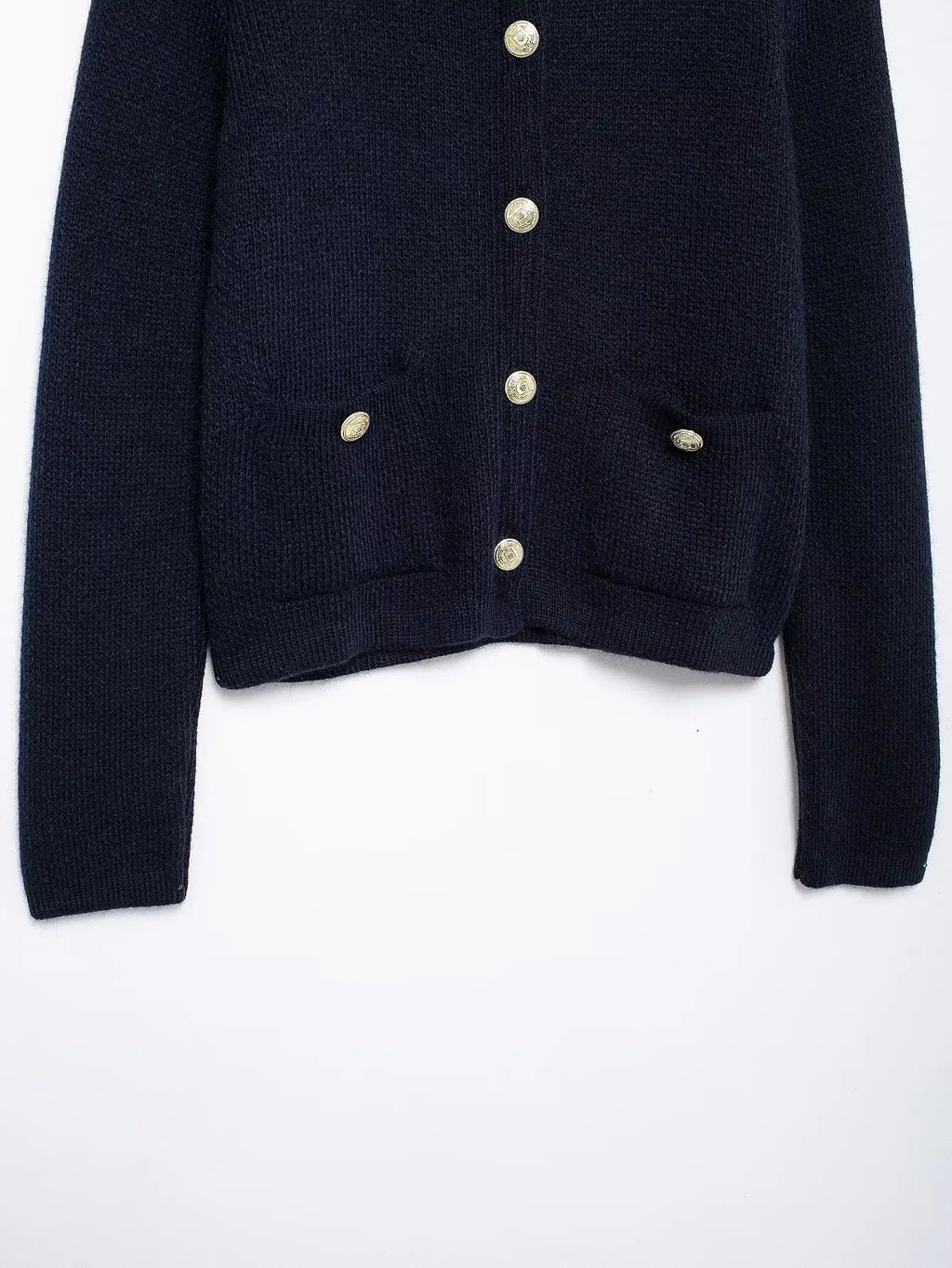 TRAFZA Women's Winter Slim Short Knitted Cardigan Jacket Retro Round Neck Gold Breasted Decoration Elegant Women's Casual Jacket