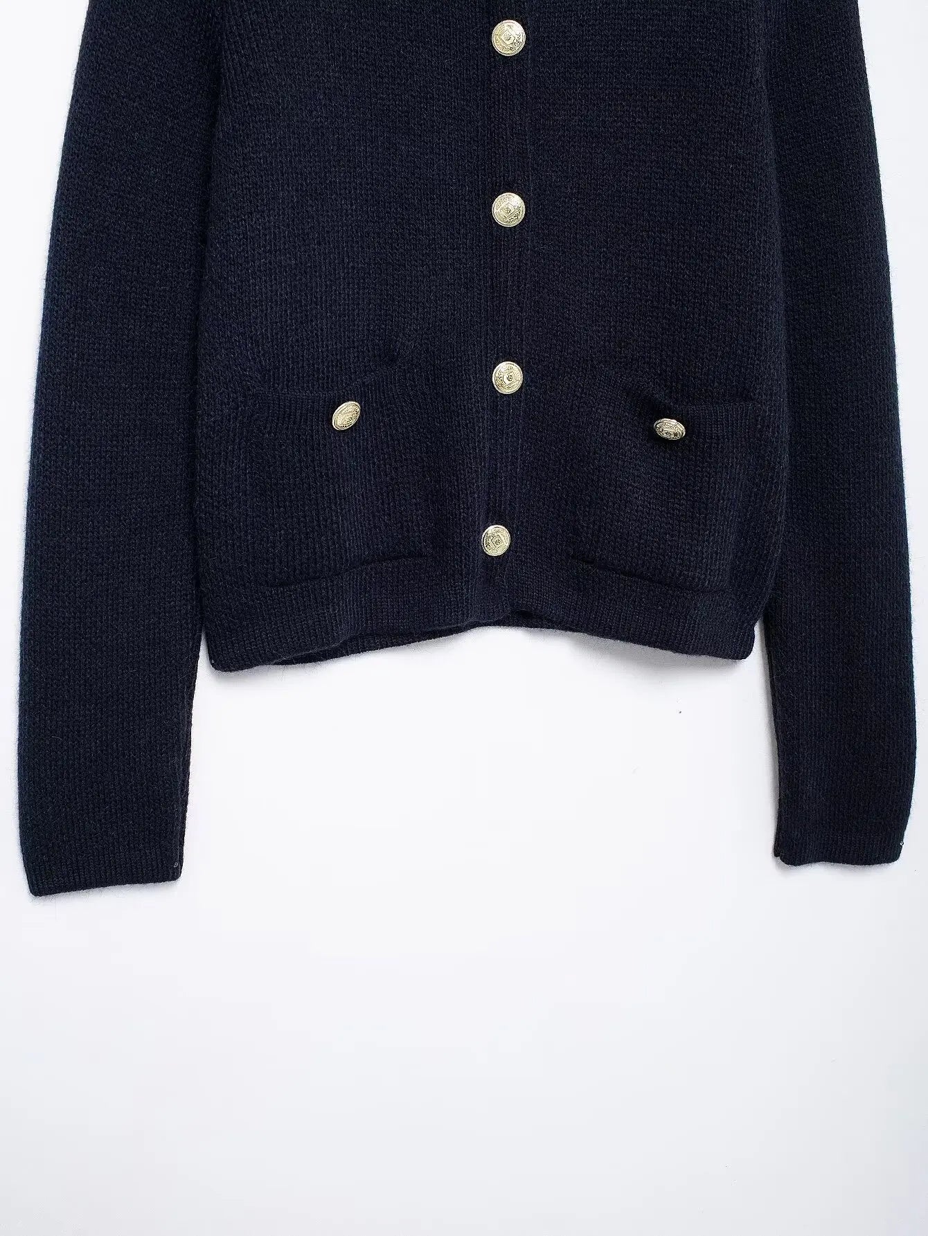 TRAFZA Women's Winter Slim Short Knitted Cardigan Jacket Retro Round Neck Gold Breasted Decoration Elegant Women's Casual Jacket