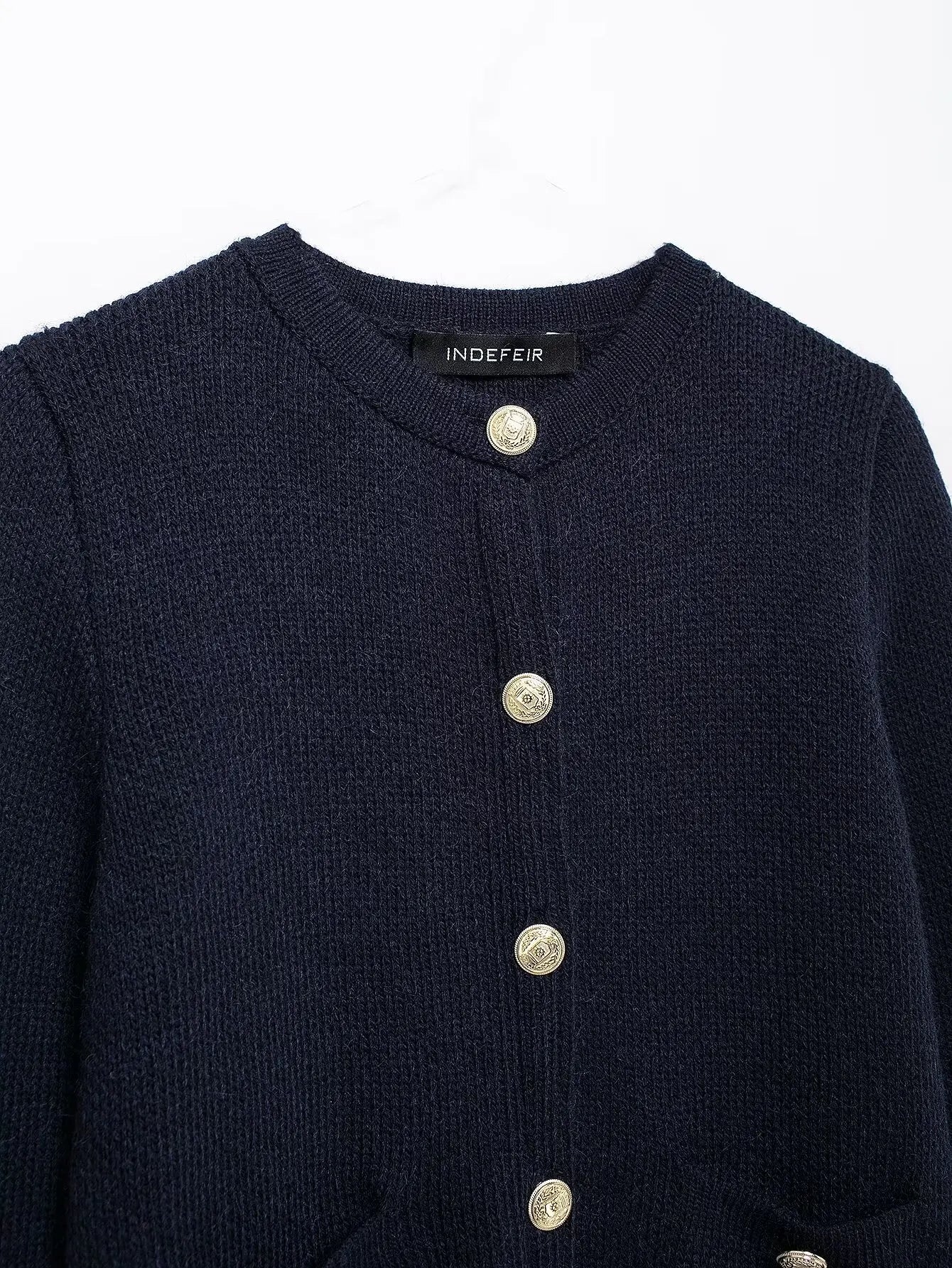 TRAFZA Women's Winter Slim Short Knitted Cardigan Jacket Retro Round Neck Gold Breasted Decoration Elegant Women's Casual Jacket