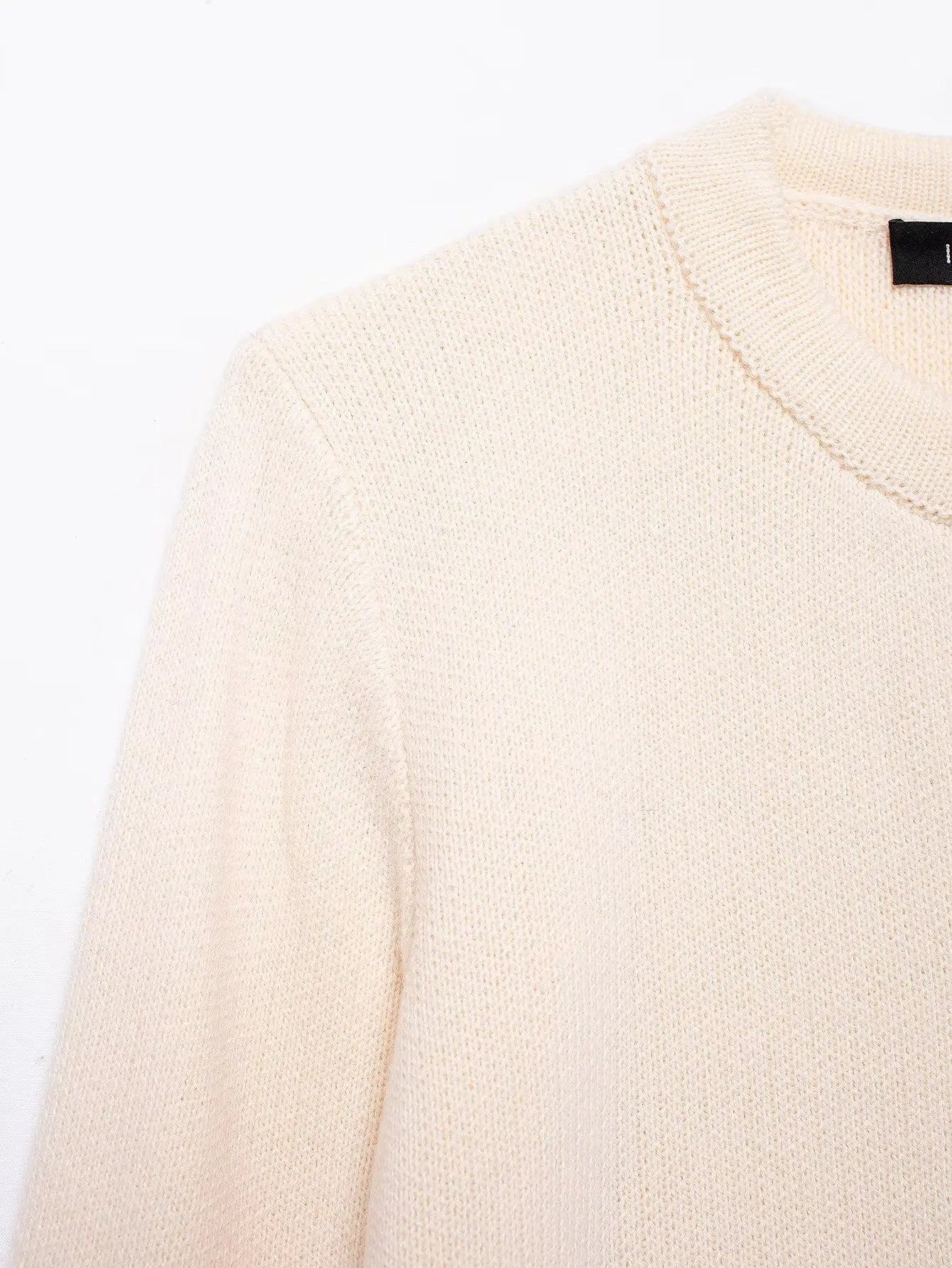 TRAFZA Women's Winter Slim Short Knitted Cardigan Jacket Retro Round Neck Gold Breasted Decoration Elegant Women's Casual Jacket